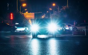 Headlight Glare After Cataract Surgery: Causes And Solutions - Bloomsies